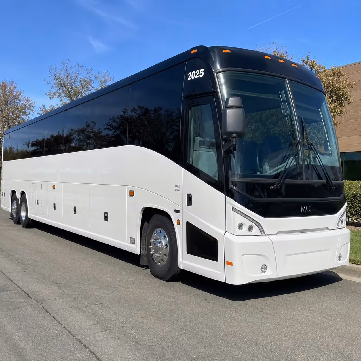 university of alabama groups rely on long distance charter buses for road trips and away events